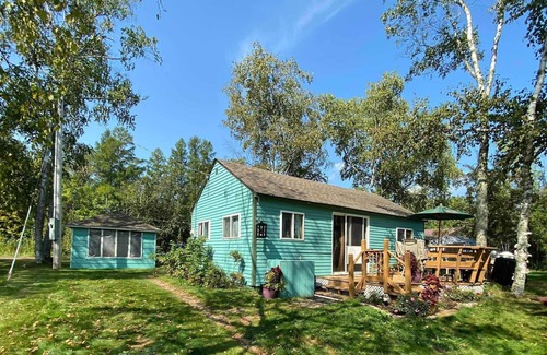 Saginaw Cabin | Charming 2-bedroom cabin in Saginaw with AC