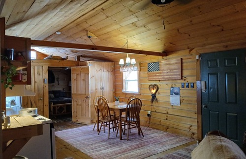 Waverly Cabin | Charming 2-bedroom cabin in the lovely hills of Pike county. nWhy book a hotel?