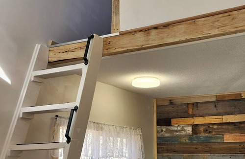 Parkland County Cabin | Charming 2-bedroom cabin in rural Onoway