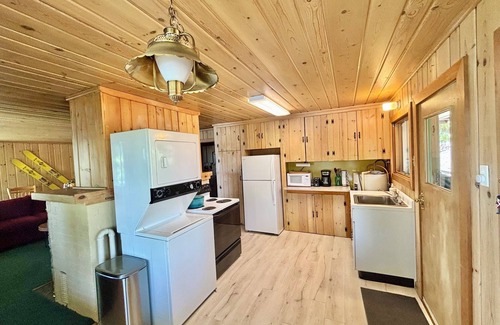 Worley Cabin | Charming 2-bedroom cabin with lake views offering a quiet, lake-side retreat.