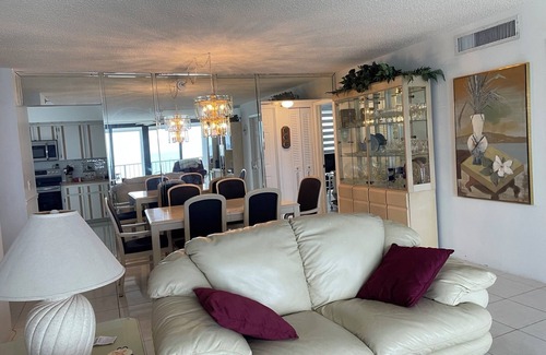 Hollywood Lakes Condo | Charming 2-bedroom condo on Hollywood Beach with AC, pool and parking.