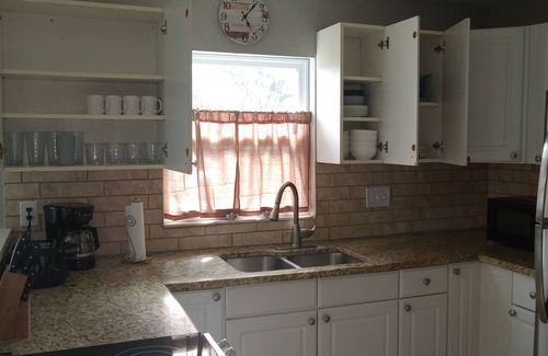 Kissimmee Cottage | Charming 2-bedroom Country Cottage in Kissimmee with private parking