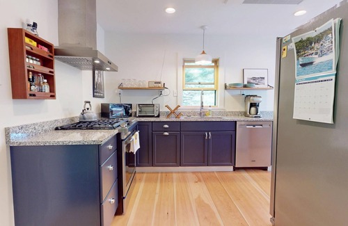 Northport Cottage | Charming 2-bedroom cottage nestled in the seaside village of Temple Heights