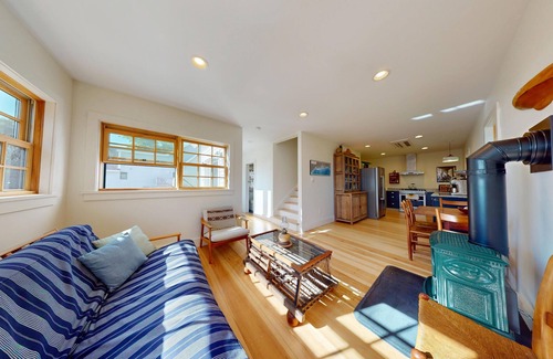 Northport Cottage | Charming 2-bedroom cottage nestled in the seaside village of Temple Heights