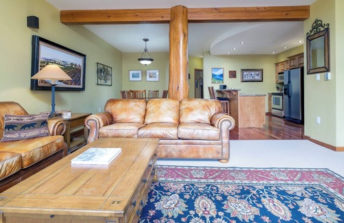 Kootenay Boundary Condo | Charming 2-bedroom condo!