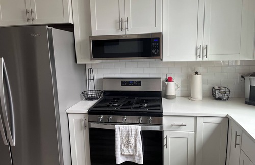 Puyallup Condo | Charming 2-bedroom condo in wonderful Puyallup with AC, WiFi