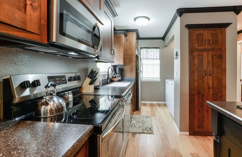Indian Point Condo | Charming 2-bedroom condo near Silver Dollar City.