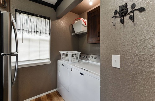 Indian Point Condo | Charming 2-bedroom condo near Silver Dollar City.