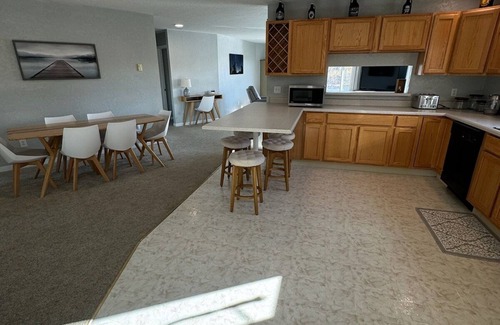Wasilla Condo | Charming 2-bedroom condo in fabulous Wasilla with WiFi