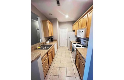 Villages of Five Points Condo | Charming 2-bedroom condo with WiFi, AC in lovely Lewes