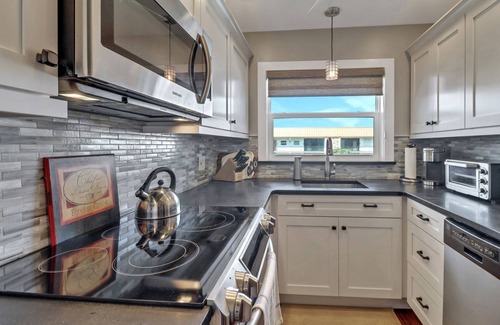 Moorings Condo | Charming 2-bedroom condo at Bordeaux Club-panoramic Gulf views in lovely Naples