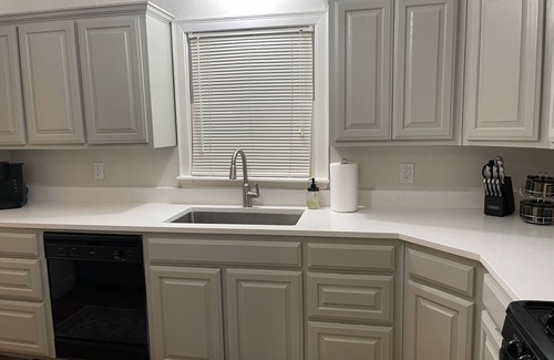 Amarillo Cottage | Charming 2-bedroom cottage in fabulous Amarillo with WiFi, AC