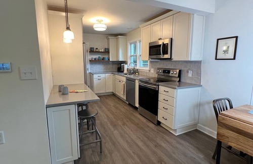 Buchanan Cottage | Charming 2-bedroom cottage in Buchanan with AC, WiFi, Centrally located!