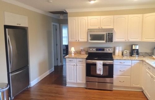 Franklin Cottage | Charming 2-bedroom cottage in Franklin-a home away from home.