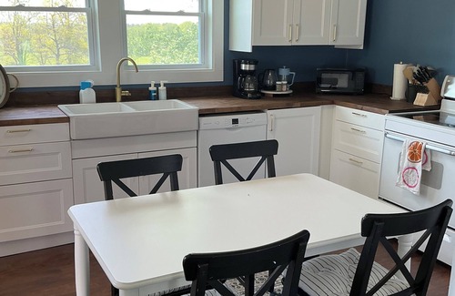 Ashland Cottage | Charming 2-bedroom cottage in friendly Ashland