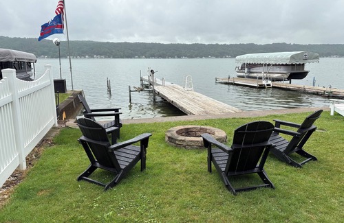 Scottsburg Cottage | Charming 2-bedroom cottage directly on the water with AC, WiFi on Conesus lake