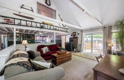 Madison Cottage | Charming 2-bedroom cottage in lovely Madison with WiFi, AC