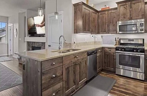 Redmond House | charming 2-bedroom cottage close to Deschutes County Fairgrounds