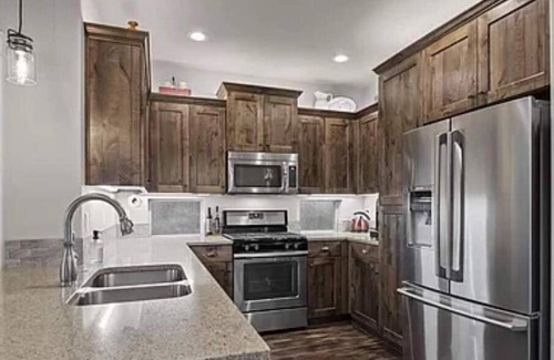 Redmond House | charming 2-bedroom cottage close to Deschutes County Fairgrounds