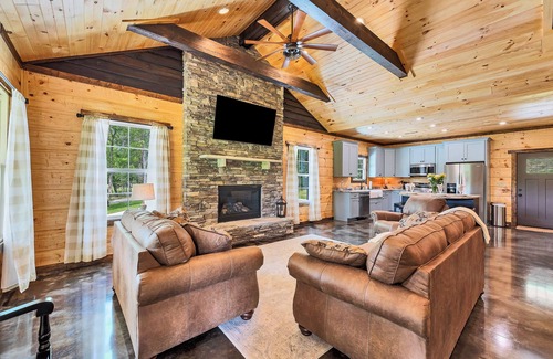 Walland Cottage | Charming 2-bedroom cottage with Hot tub, Fire Pit, WiFi, AC in Walland