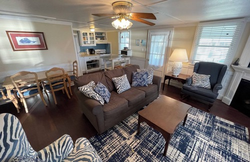Bozman Cottage | Charming 2-bedroom cottage, waterfront, WiFi
