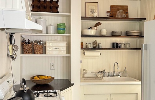 Orient House | Charming 2-bedroom cottage in Orient. Close to beaches, Village Lane, the Jitney