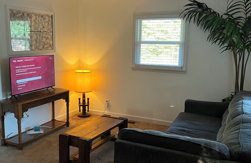 Rex House | Charming 2-bedroom country house with WiFi, in delightful Rex , minutes from ATL