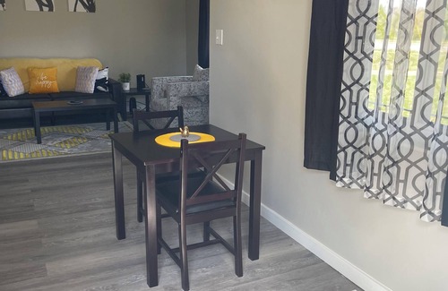 Avon House | Charming 2-bedroom duplex in fabulous Avon with WiFi, AC