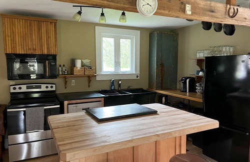 Oneonta Other | Charming 2-bedroom farmhouse in peaceful Oneonta; 11 min. from All Star Village