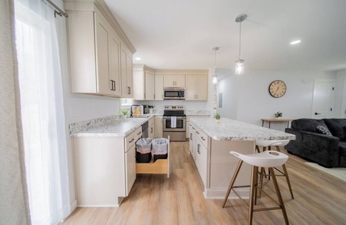 Wake County Other | Charming 2-bedroom farmhouse in nice Wendell with AC, WiFi
