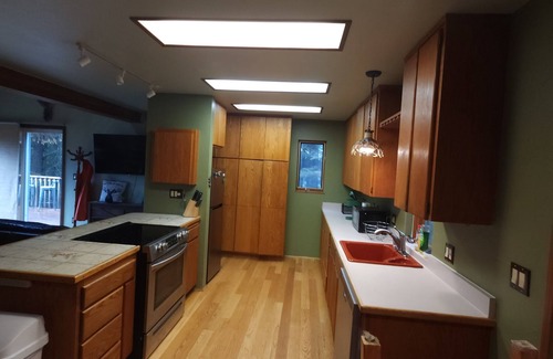 Juneau House | Charming 2-bedroom, fully furnished townhome in Juneau, sleeps up to 6
