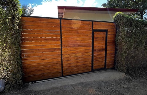 Manzanillo House | Charming 2-bedroom house in delightful Manzanillo with AC