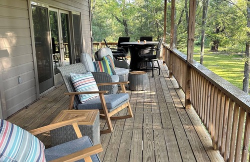 Lake View House | Charming 2-bedroom house with a Caboose Shreveport with AC, WiFi