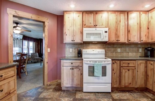 Northwoods Beach Cabin | Charming 2-bedroom Hayward Cabin on Lac Courte Oreilles