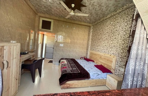 Rishikesh House | Charming 2-bedroom home in fabulous Rishikesh with WiFi, AC