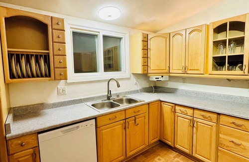 Sand Lake House | Charming 2-bedroom house in Anchorage for a cozy getaway