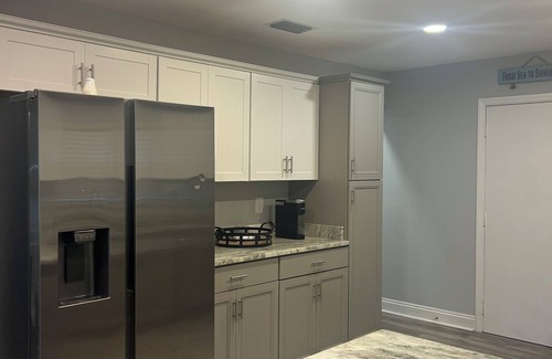 Eastpoint House | Charming 2-bedroom house with WiFi, AC in welcoming Eastpoint