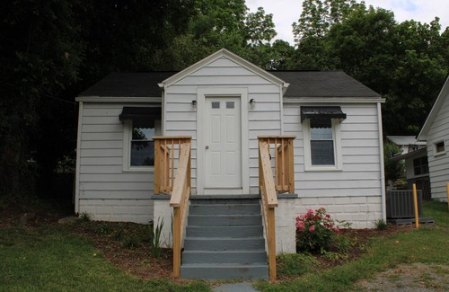 Kingsport House | Charming 2-bedroom house in wonderful Kingsport with AC