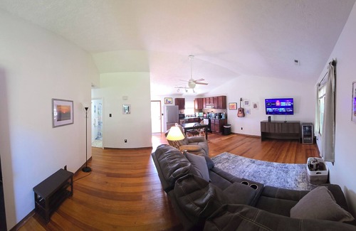 Quinton Cottage | Charming 2-bedroom home, with lake access, in the Richmond metro area.