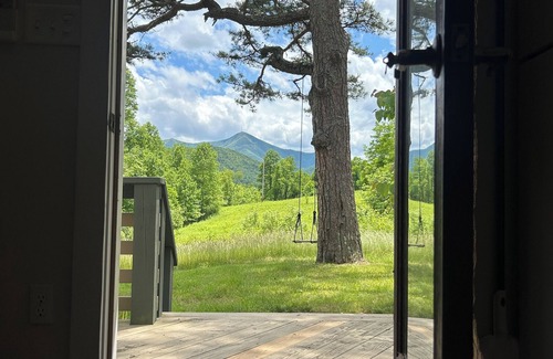Candler Ski Chalet | Charming 2-bedroom horse farm chalet in peaceful Candler, Mt Pisgah views