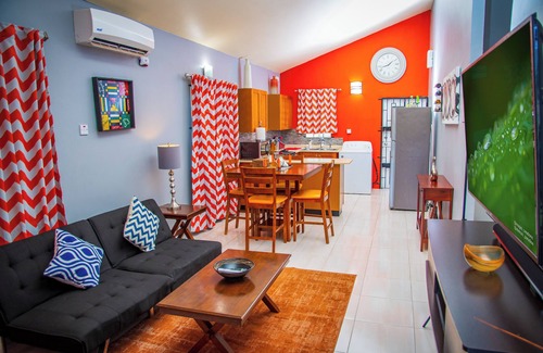 Caribbean Estates House | Charming 2-bedroom house in fabulous Portmore with WiFi, AC