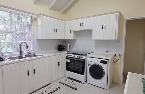 Castries Quarter House | Charming 2-bedroom house in awesome Castries with WiFi, AC