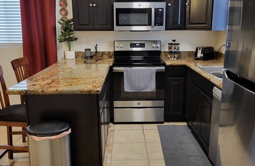 Glendale House | Charming 2-bedroom house with AC, WiFi in fabulous Glendale
