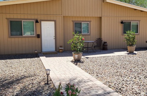 Glendale House | Charming 2-bedroom house with AC, WiFi in fabulous Glendale