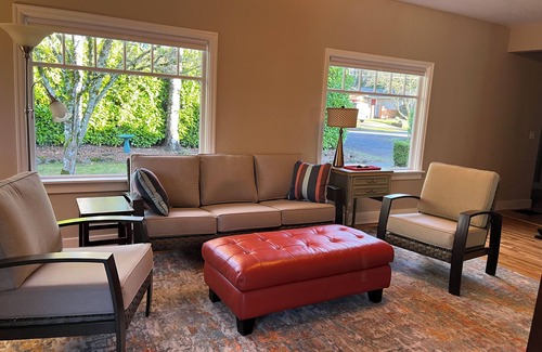 Garden Home-Whitford House | Charming 2-bedroom house in historic SW Portland Garden-Home neighborhood