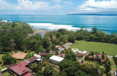 Pavones House | Charming 2-bedroom house with WiFi, AC in Pavones