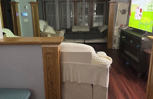 Hay Al Qoriaa House | Charming 2-bedroom house in Kenitra with WiFi, AC. Start your adventure