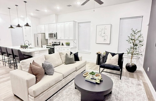 Northside House | Charming 2-bedroom house 10-minutes from Downtown in lovely Houston