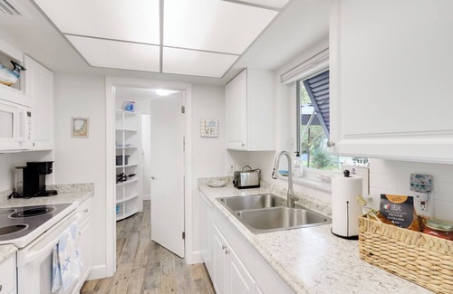 Tequesta House | Charming 2-bedroom house in delightful Jupiter with WiFi, AC