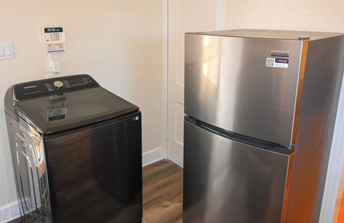 Whitehaven House | Charming 2-bedroom house in delightful Memphis with AC, WiFi